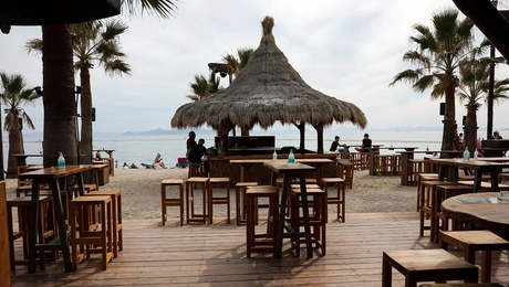 beach bar