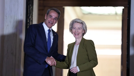 kuriakos-mitsotakis-oursoula-fon-nter-laien