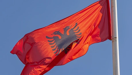 αλβανικη σημαια