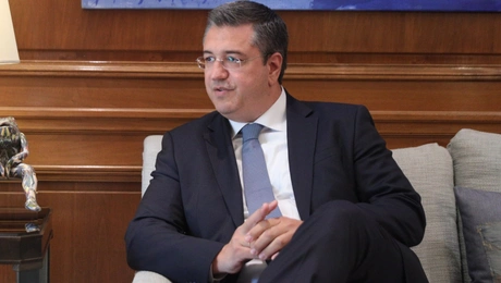 αποστολος τζιτζικωστας