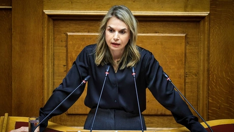 Η Μιλένα Αποστολάκη στη Βουλή