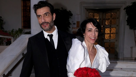 Ο Νίκος Κουρής και η Έλενα Τοπαλίδου στον γάμο τους
