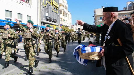 Παρέλαση για την 28η Οκτωβρίου στη Λάρισα
