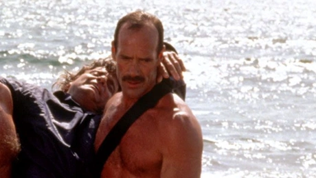 Ο Μάικλ Νιούμαν σε σκηνή του Baywatch