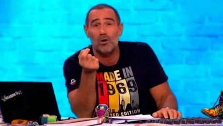Ο Αντώνης Κανάκης στην πρεμιέρα των Ράδιο Αρβύλα, το καρφί στον Αρναούτογλου