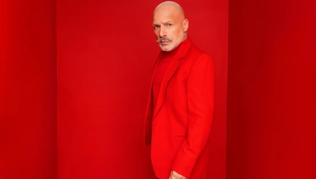 Ο Νίκος Μουτσινάς έρχεται «Βραδιάτικα» στον Alpha