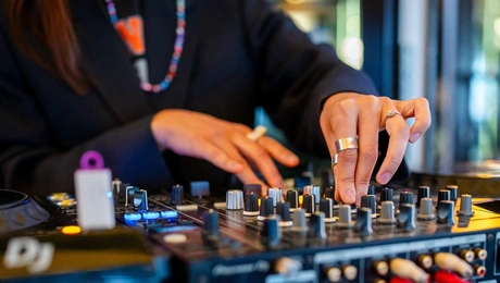 dj