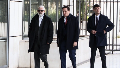 Πέτρος Φιλιππίδης