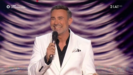 Ο Γιώργος Καπουτζίδης στη σκηνή του The Voice