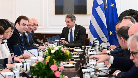 Ο Κυριάκος Μητσοτάκης στο Υπουργικό