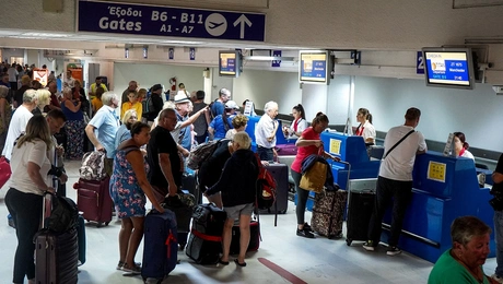 touristes aerodromio