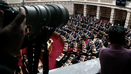 Φωτορεπόρτερ στη Βουλή
