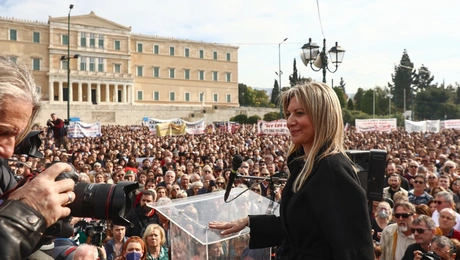 Η Μαρία Καρυστιανού στη διαδήλωση για τα Τέμπη