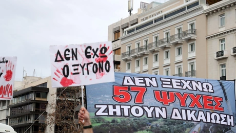Η μεγάλη συγκέντρωση στο Σύνταγμα για τα Τέμπη
