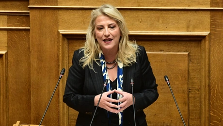 Ρένα Δούρου