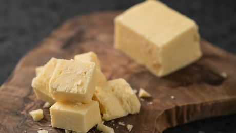 Ο ΕΦΕΤ ανακαλεί τυριά Cheddar από μεγάλη αλυσίδα σούπερ μάρκετ 
