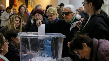 Εκλογές CHP Ιμάμογλου