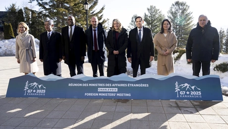 g7
