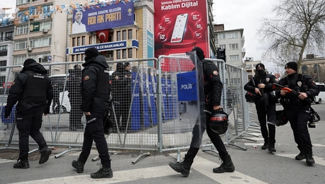 Τουρκική αστυνομία στις συγκεντρώσεις για Ιμάμογλου