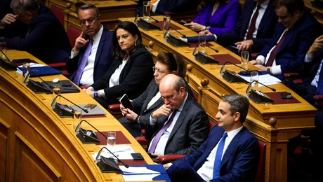 Η Κυβέρνηση στη Βουλή