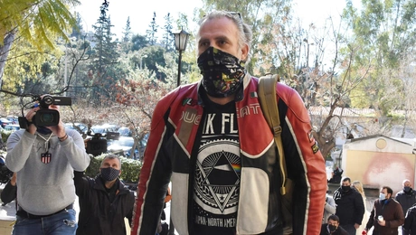Ο Πασχάλης Τσαρούχας σχολιάζει τις εξελίξεις στη δίκη του Πέτρου Φιλιππίδη.