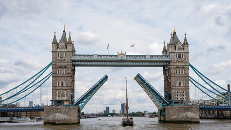 tower bridge