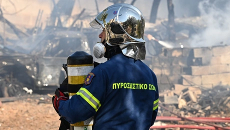 Επιχείρηση της Πυροσβεστικής σε φωτιά