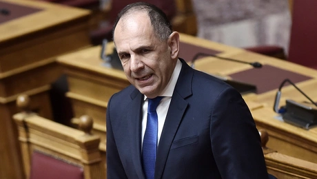 Ο Γιώργος Γεραπετρίτης στη Βουλή