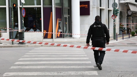 Τηλεφώνημα για βόμβα σε τράπεζα στη Λάρισα