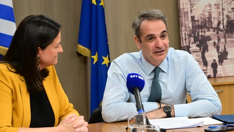 Στο υπουργείο Εργασίας με τη Νίκη Κεραμέως ο Κυριάκος Μητσοτάκης