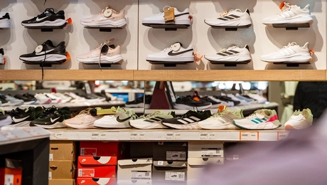 nike adidas
