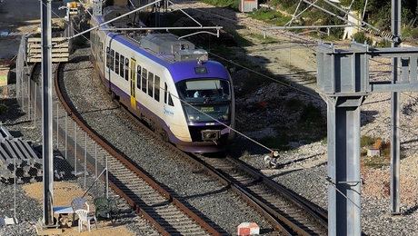 τρενο προαστιακοσ