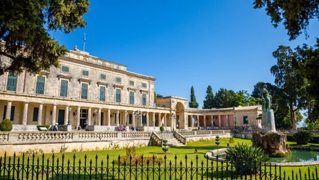 Ανάκτορα στην Κέρκυρα
