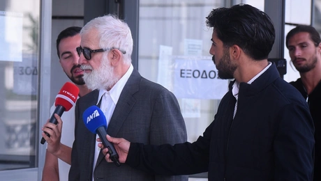 Πέτρος Φιλιππίδης
