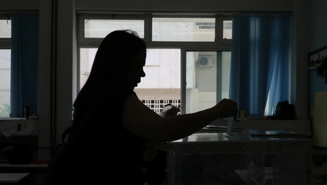 Γυναίκα στην κάλπη