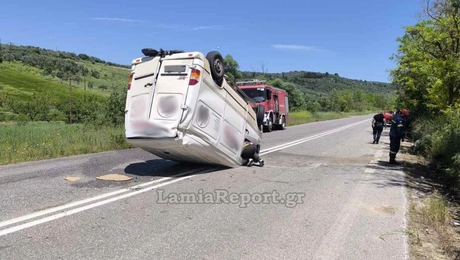 Τούμπαρε φορτηγάκι στη Φθιώτιδα - Δύο τραυματίες
