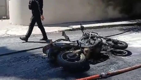 Φωτιά σε μοτοσικλέτα της ομάδας ΔΙ.ΑΣ στη λεωφόρο Ηρακλείου