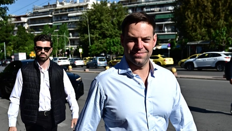 Ο Στέφανος Κασσελάκης κατά την άφιξή του στην Ευελπίδων