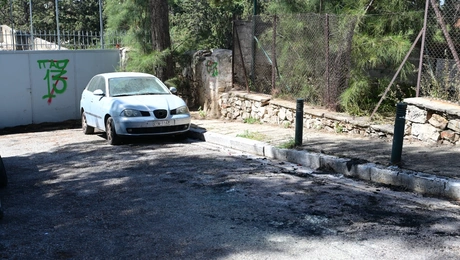 Φωτιά σε αυτοκίνητο στο Παγκράτι