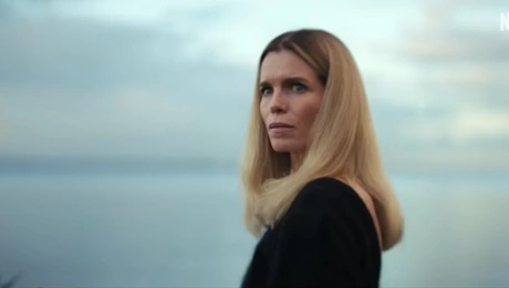 Secrets We Keep: Η σειρά του Netflix που είναι μία επίκαιρη υπενθύμιση της σκοτεινής εφηβείας