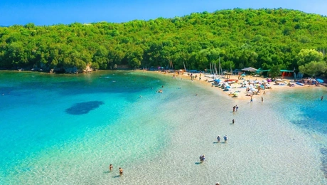 Οι 5 προορισμοί στην ηπειρωτική Ελλάδα για διακοπές σαν σε νησί