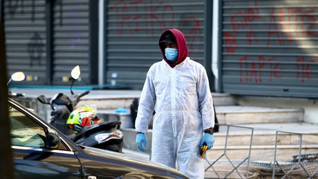 Αστυνομικός στη Θεσσαλονίκη μετά την έκρηξη