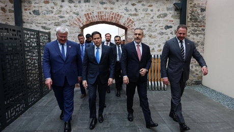 Τούρκοι-Ουκρανοί-Αμερικανοί αξιωματούχοι