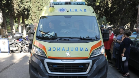 ΕΚΑΒ σε περιστατικό τροχαίου