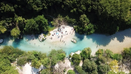 Τέσσερα ποτάμια στην Ελλάδα ιδανικά για rafting και δροσερές βουτιές