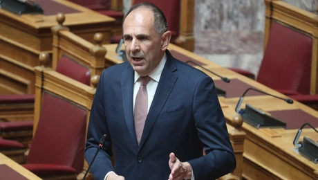 Ο Γιώργος Γεραπετρίτης στη Βουλή