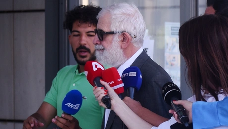 Ο Πέτρος Φιλιππίδης στο δικαστήριο