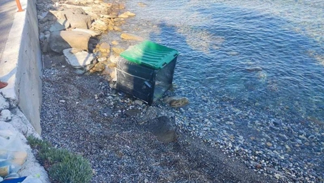 Κάδος σκουπιδιών στην Εύβοια