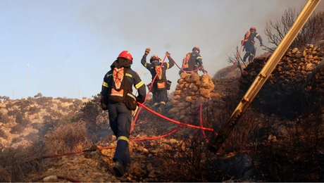 Φωτιά στην Ιεράπετρα: Μήνυμα του 112 για εκκενώσεις οικισμών