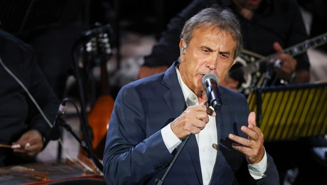 Γιώργος Νταλάρας